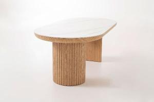 Tavolino da divano in rovere impiallacciato e porcellana 120*45*60 cm.
