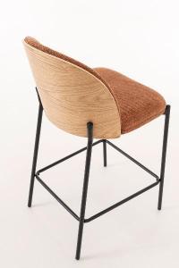 Taburete Ingrid, asiento chapa roble curvado y tapizado caldera