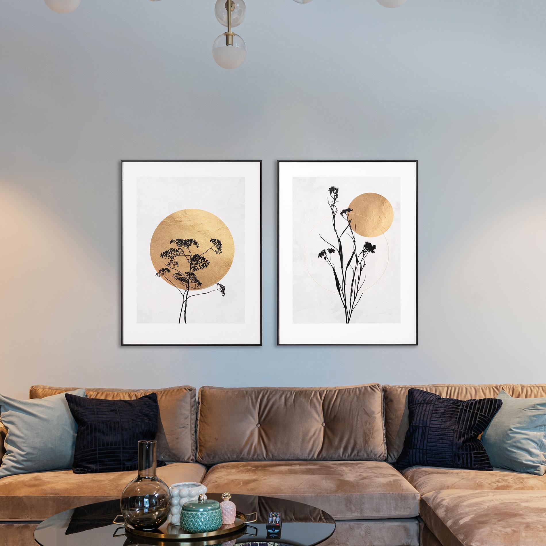 Lot de 2 tableaux avec cadres en bois 50*70 cm/unité.