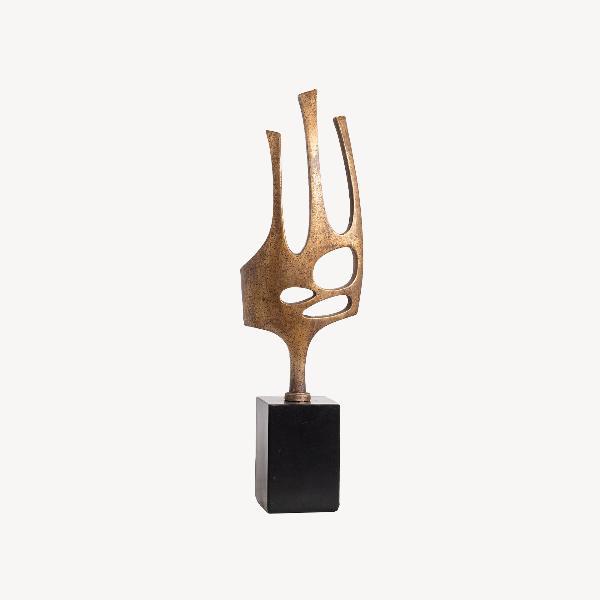 ESCULTURA POLYRESINA 45*8*14 CM. ORO VIEJO Y BASE NEGRO