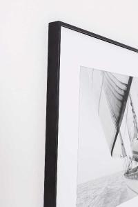 Set of 2 pictures with wooden frames 50*50 cm/unit.