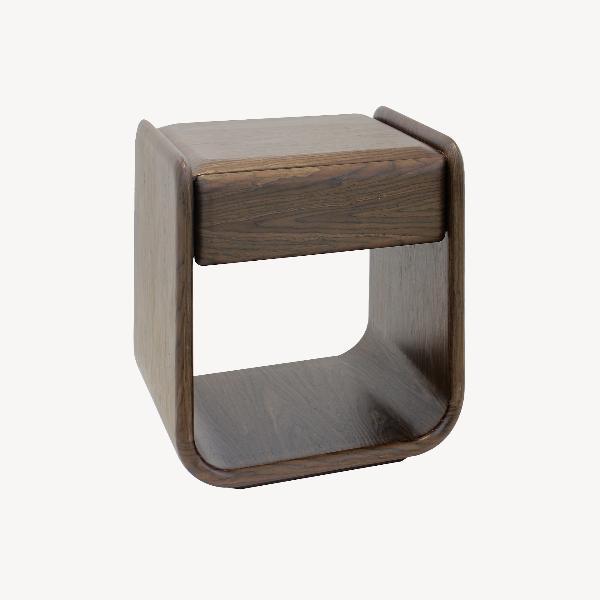 MESITA POMPEYA. 1 CAJÓN, CHAPA MADERA NOGAL. 51*40.5*56.5 CM