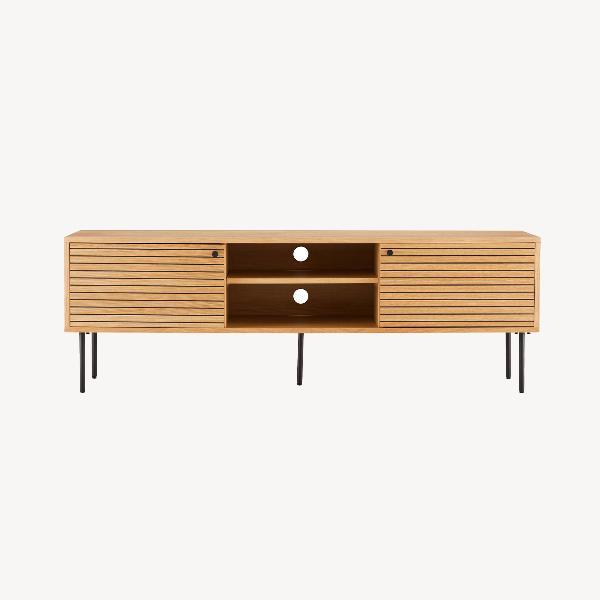 MUEBLE TV NELA 150*50*40 CM. CHAPA DE ROBLE Y DM NEGRO. PATAS METAL NEGRO (KIT)