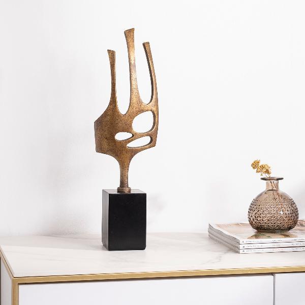 ESCULTURA POLYRESINA 45*8*14 CM. ORO VIEJO Y BASE NEGRO