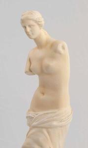 Beige Venus sculpture 30 cm