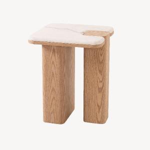 MESA AUXILIAR DELFOS. CHAPA MADERA ROBLE Y TAPA MARMOL BLANCO. 51*40*40 CM