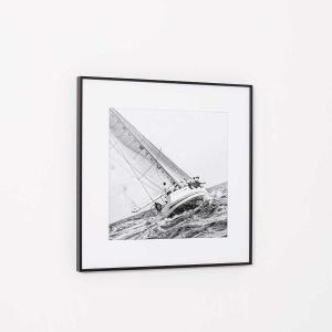 Set of 2 pictures with wooden frames 50*50 cm/unit.