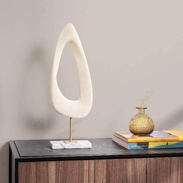 ESCULTURA POLYRESINA 53*8*18 CM. EFECTO PIEDRA BLANCA, BASE MARMOL BLANCO