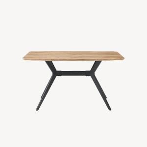 Mesa de chapa roble y pata de metal negro