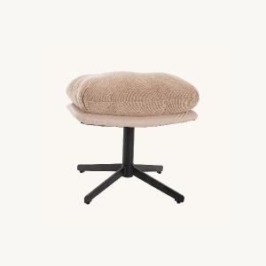 Banqueta reposapies color beige. 42*52*40 cm