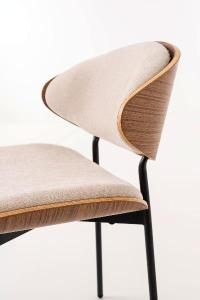 Silla Lena. Asiento chapa nogal curvado y tapizado beige. 75*50*55 cm
