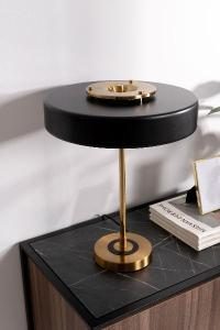 Lámpara de escritorio. 42*35*35 cm