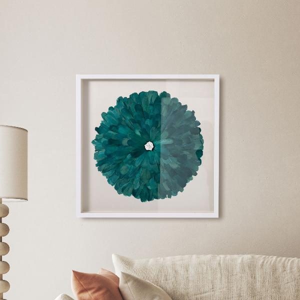 CUADRO VITRINA 80*80 CM, MARCO BLANCO CON PLUMAS AQUA Y PIEDRA CRISTAL