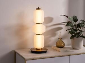 Lámpara Boheme con tulipas cristal blanco. 53*20*20 cm