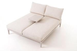 Sofia reclining sun lounger, beige aluminum and beige textilene.
