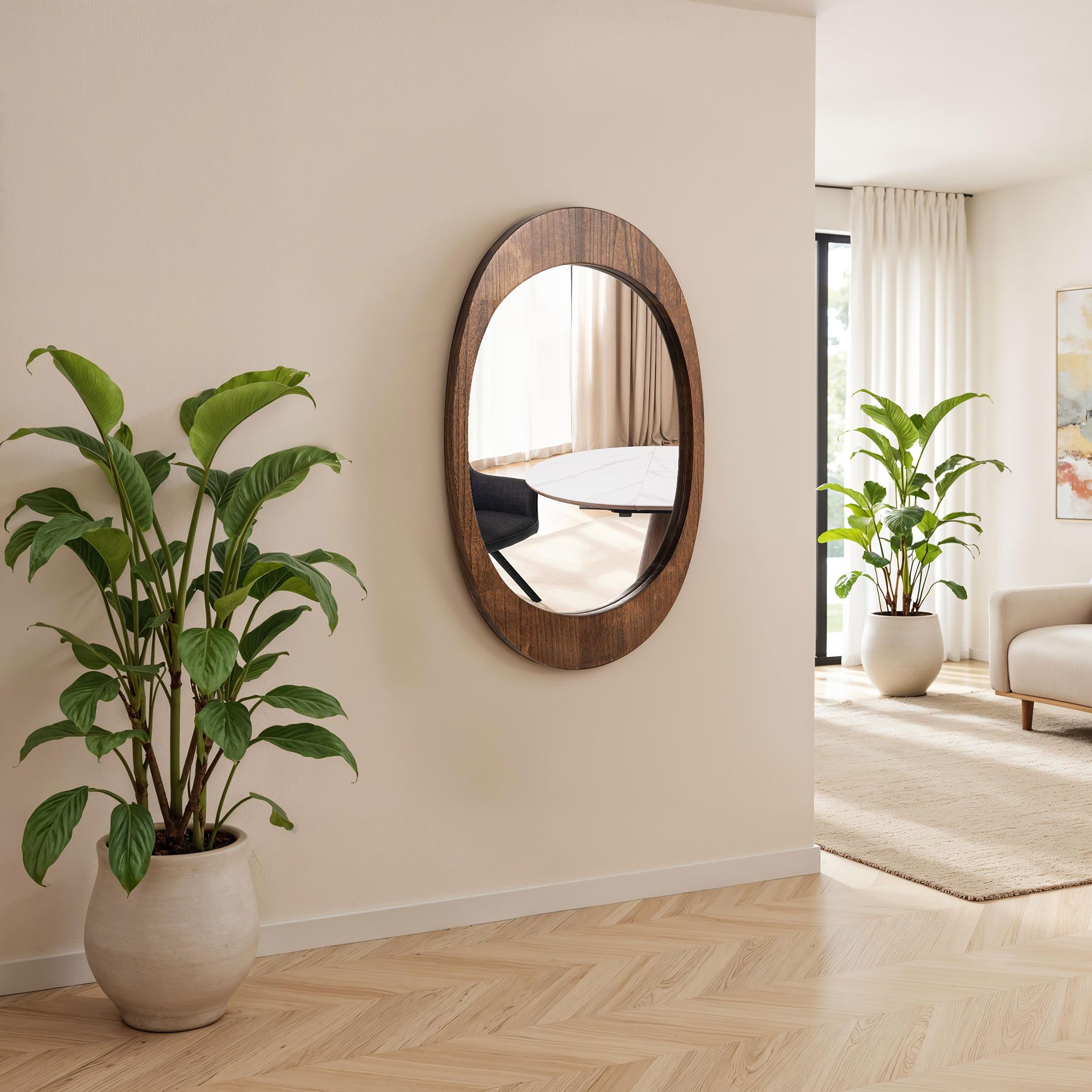 Espejo ovalado con marco de madera nogal