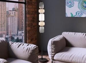 Lampada da terra Boheme con paralumi in vetro colorato