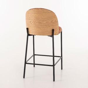 Taburete Ingrid, asiento chapa roble curvado y tapizado caldera