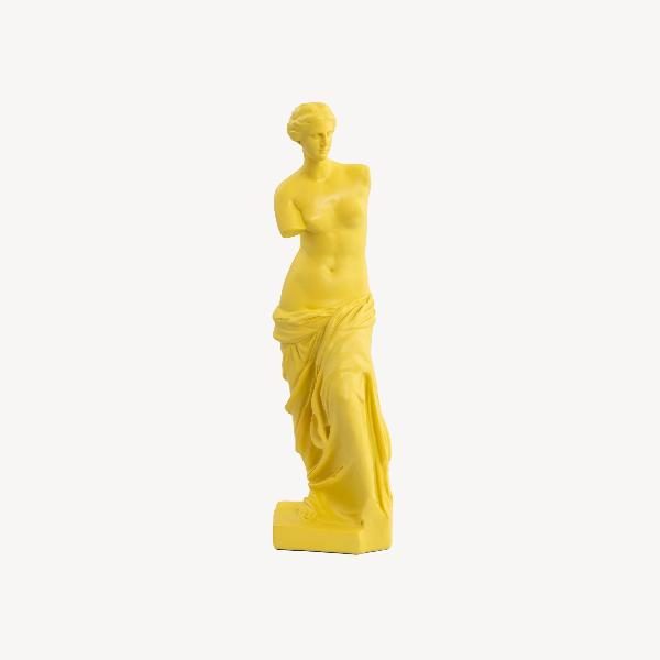 ESCULTURA RESINA VENUS AMARILLA 30 CM