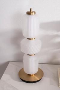 Lámpara Boheme con tulipas cristal blanco. 53*20*20 cm