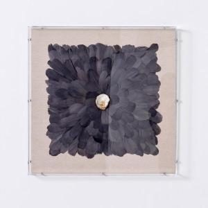 Cuadro vitrina con marco de metracrilato. 60*60 cm