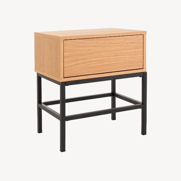 MESITA PUSH 1 CAJON CHAPA ROBLE. BASE METAL NEGRO. 48*55*33,5 CM