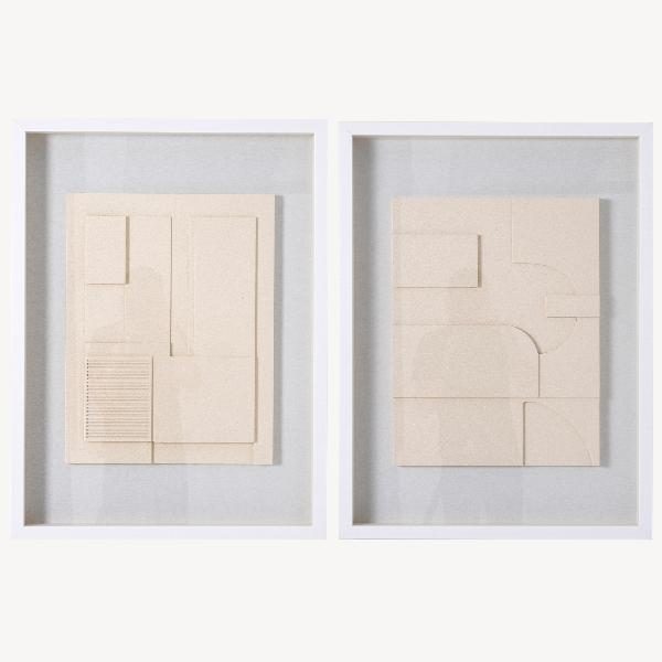 CUADROS VITRINA 60*80 CM, MARCO BLANCO Y ESCULTURA MADERA TALLADA BEIGE