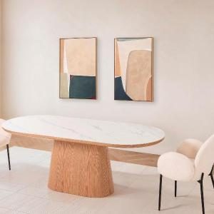 Set de 2 cuadros al óleo. Marco de madera color roble. 60*90 cm/ud.