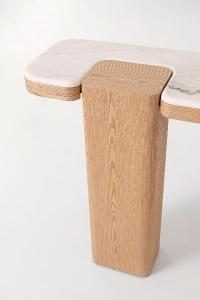 Consola Delfos, chapa roble y porcelanico blanco