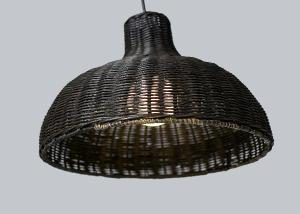 Lámpara de techo de ratán negro. 129*31*31 cm