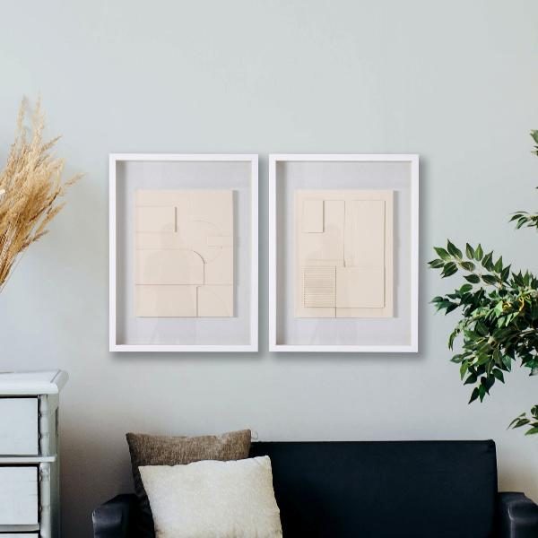 CUADROS VITRINA 60*80 CM, MARCO BLANCO Y ESCULTURA MADERA TALLADA BEIGE