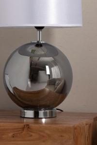 Lámpara de cristal y pantalla de seda blanca. 48*25*25 cm