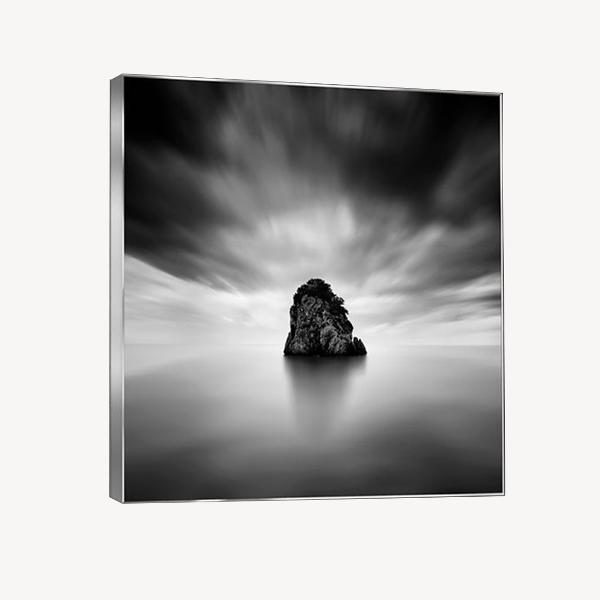 CUADRO FOTO CRISTAL CON MARCO PLATA 70*70 CM.