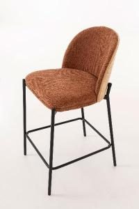 Taburete Ingrid, asiento chapa roble curvado y tapizado caldera