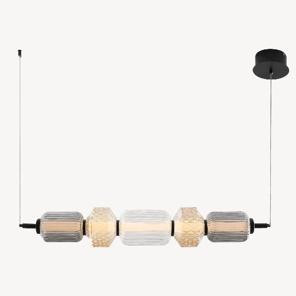 LÁMPARA TECHO BOHEME 109*15/163 CM. CRISTAL TALLADO ÁMBAR TRANSPARENTE Y AHÚMADO. BASE NEGRA