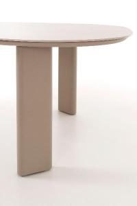 Mesa exterior Paula, color taupe y tapa ceramica beige. 240*75*120 cm